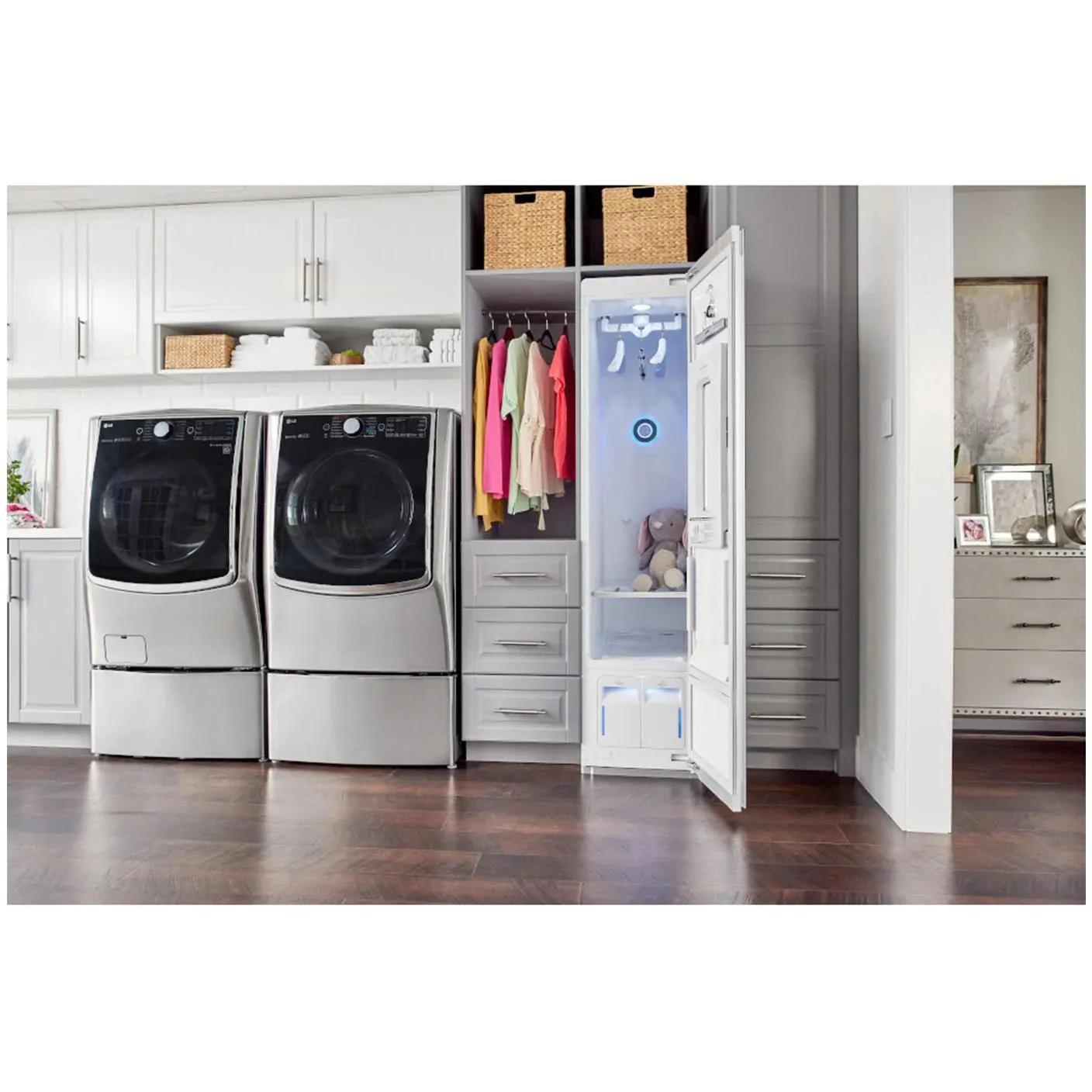 LG Clothing Care System with TrueSteam® S3MFBN